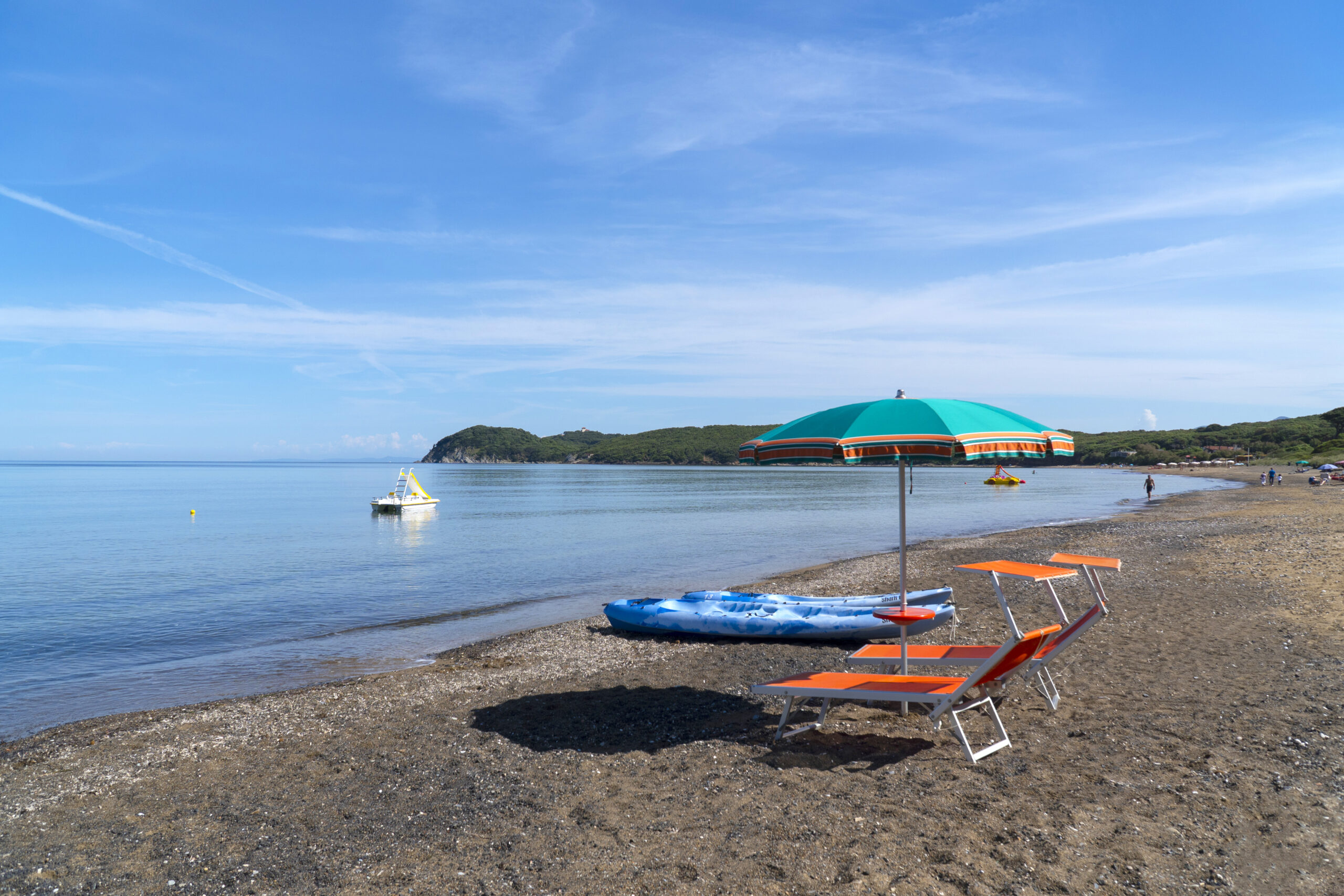 spiaggia-noleggio-lettini-ombrelloni-golfo-baratti