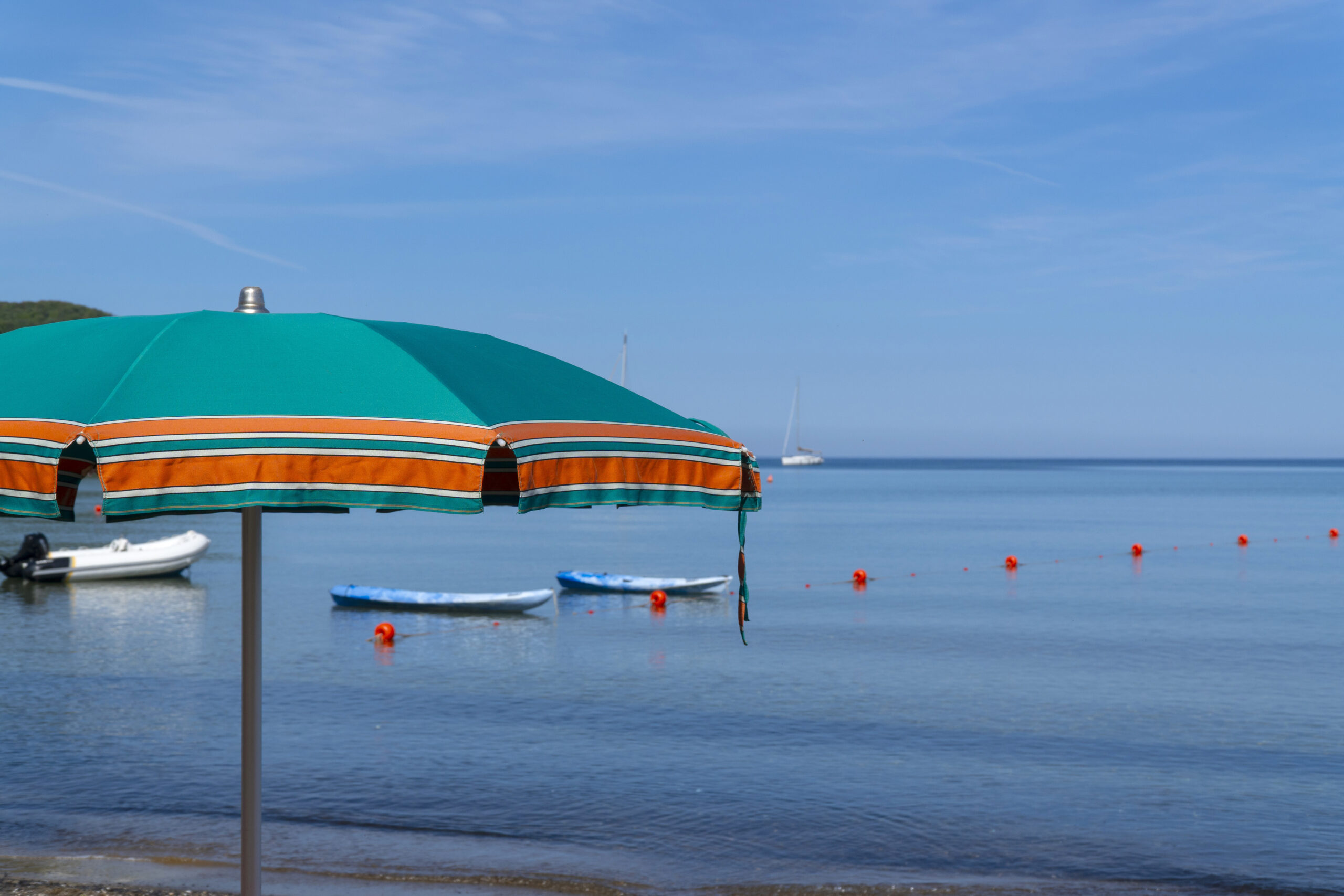 spiaggia-noleggio-lettini-ombrelloni-golfo-baratti