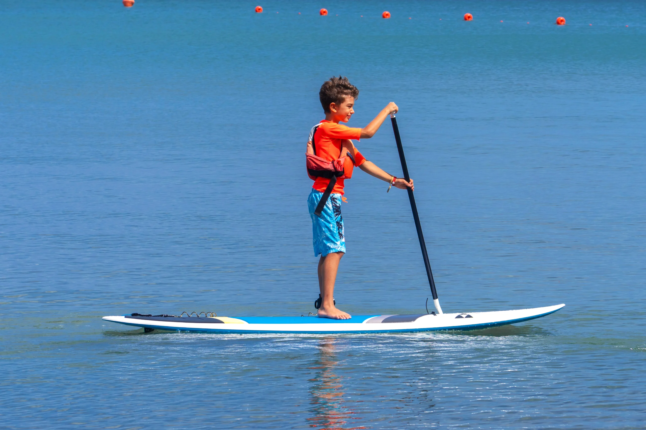 Corso per bambini nel Golfo di Baratti con istruttore