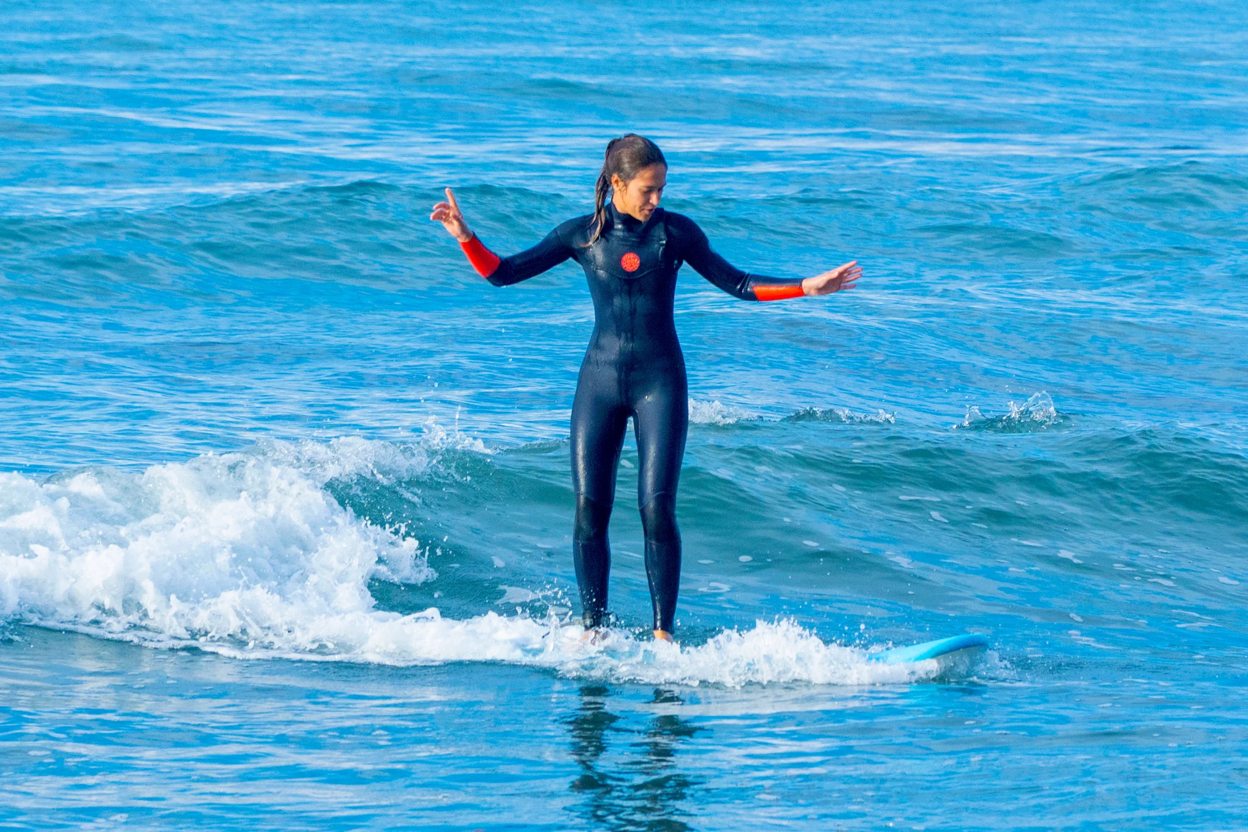 Corso surf Golfo Baratti per ragazzi, bambini e adulti