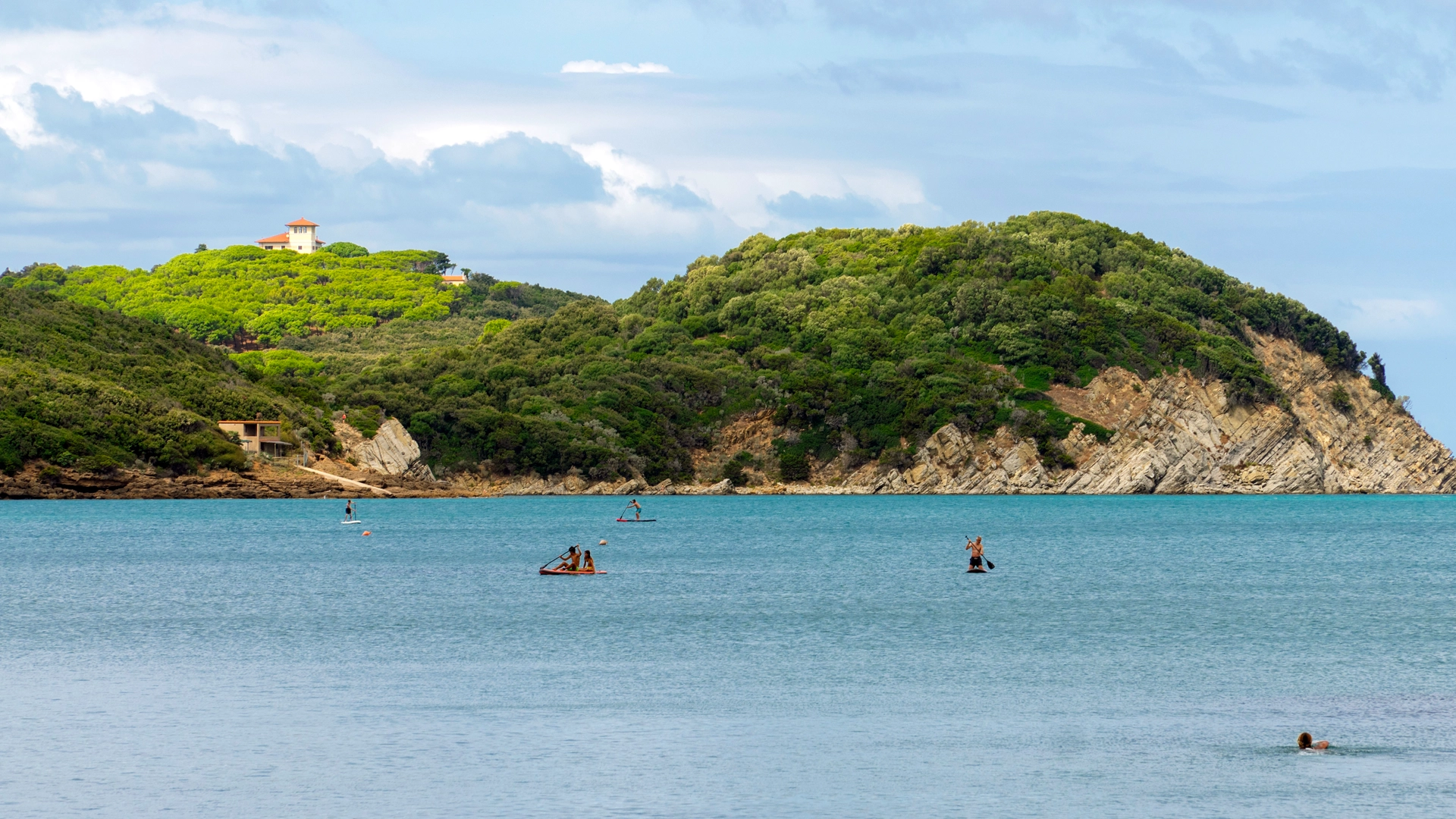 Stabilimento Balneare Blu Baratti: Il Tuo Angolo di Paradiso nel Golfo di Baratti